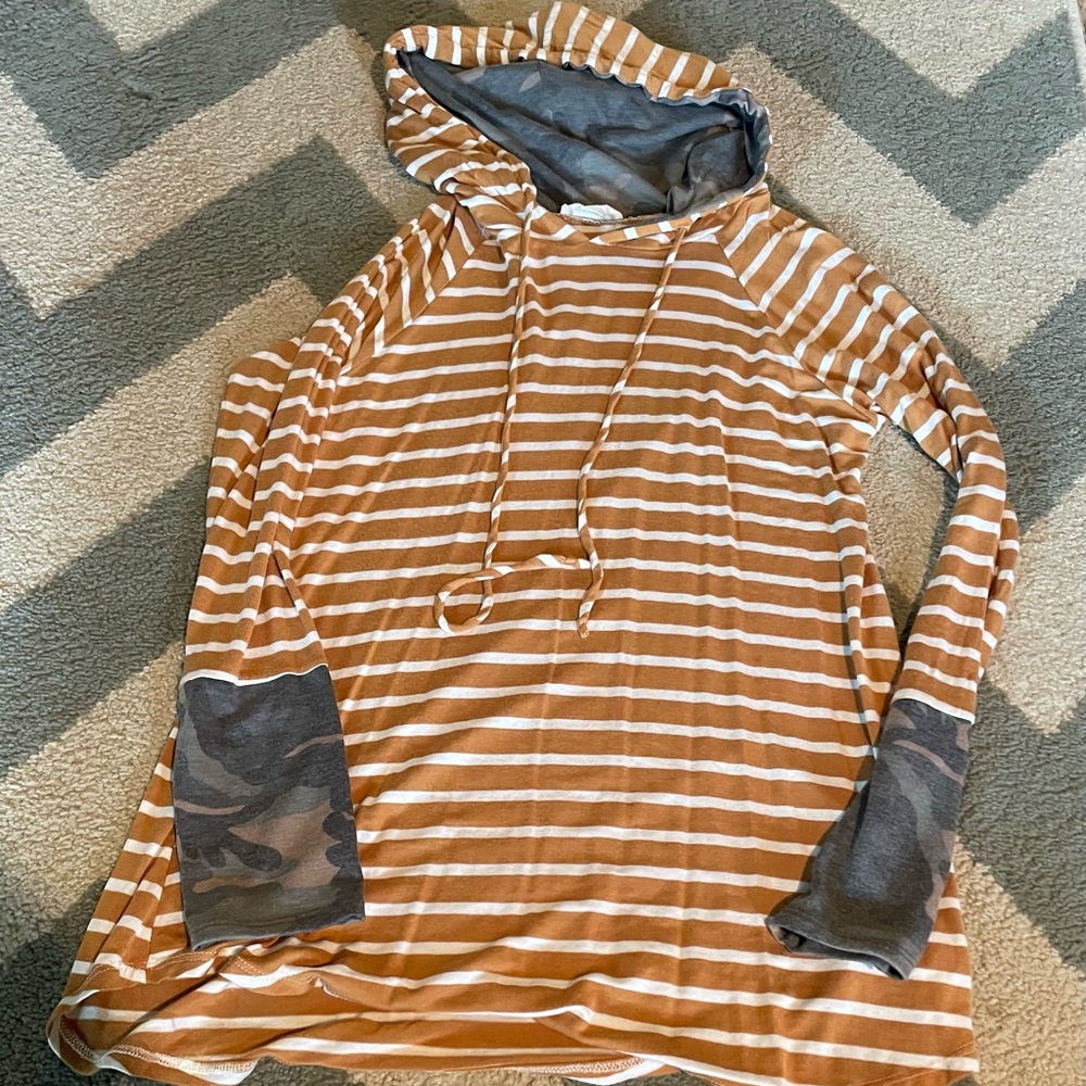 Light weight hooded yellow and white stripe with camo sleeve detail top
